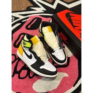 Jordan 1 Retro High White Black Volt University Gold Size 9 - Brand New